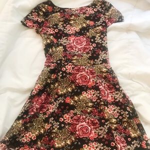 Floral babydoll dress with sleeves